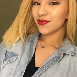 Meet your Posher, Cesilie